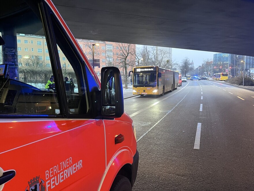 Einsatzleitwagen vor der Einsatzstelle