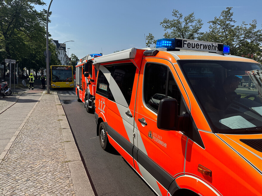 Einsatzkräfte an der Unfallstelle