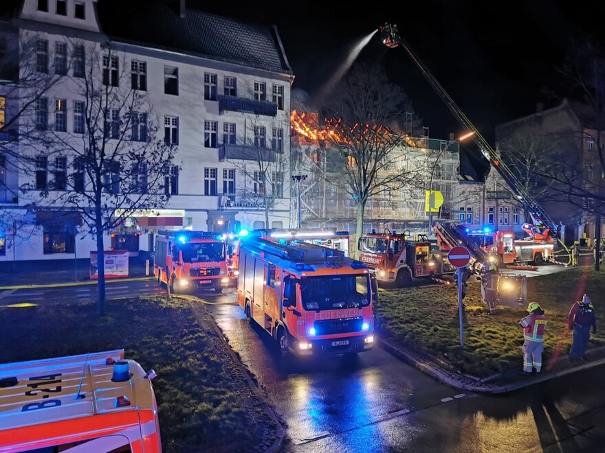 Brandbekämpfung über Drehleiter