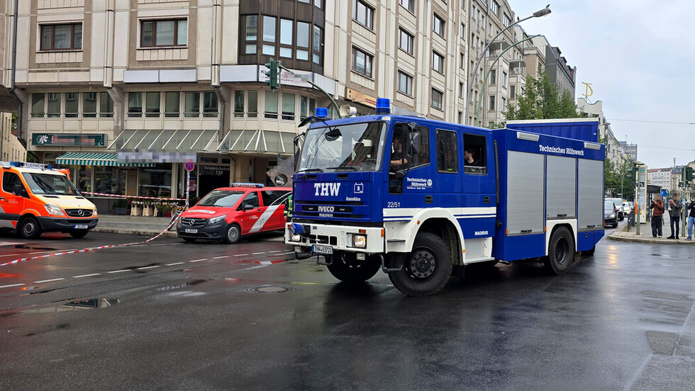 Spezialkräfte des THW treffen ein. 