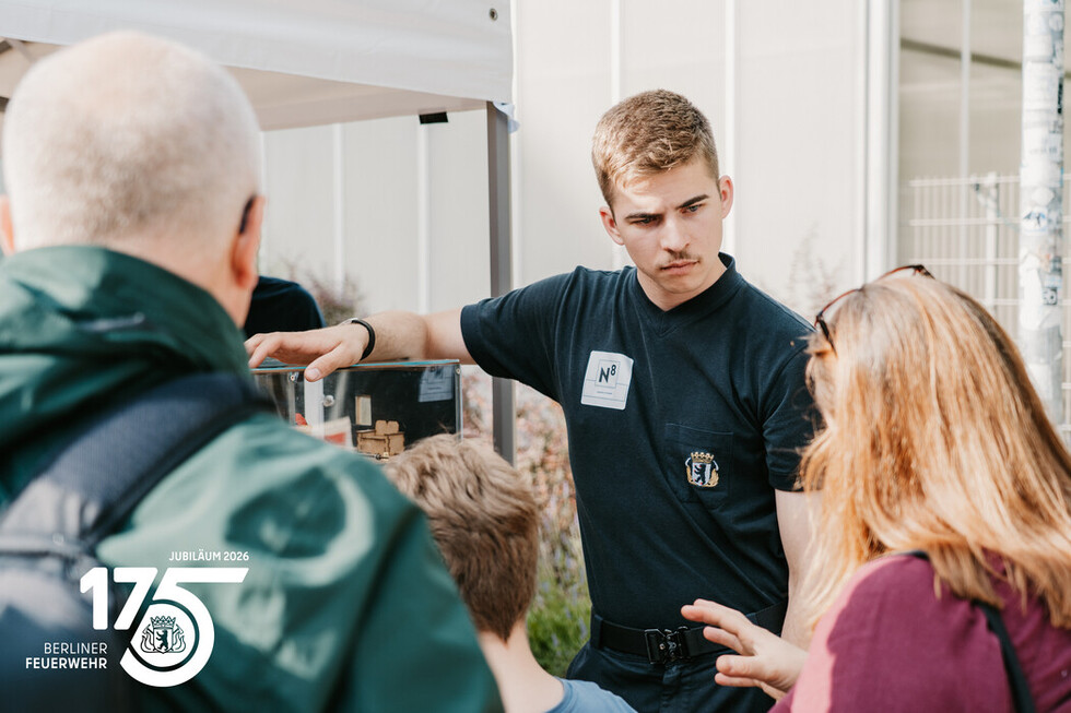 Berliner Feuerwehr bei der Langen Nacht der Wissenschaften 2026