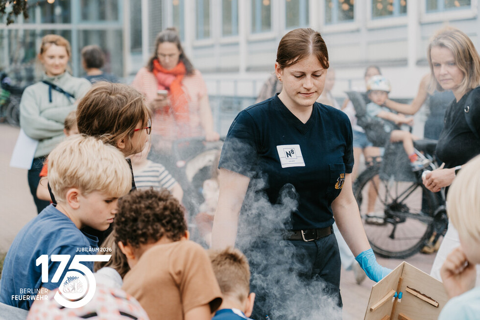 Berliner Feuerwehr bei der Langen Nacht der Wissenschaften 2026