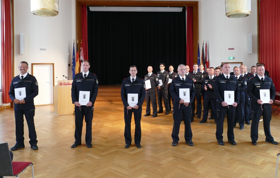 Beförderung von sechs Kollegen zu Hauptbrandmeistern