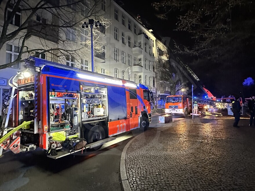 Drehleiter im Außenangriff