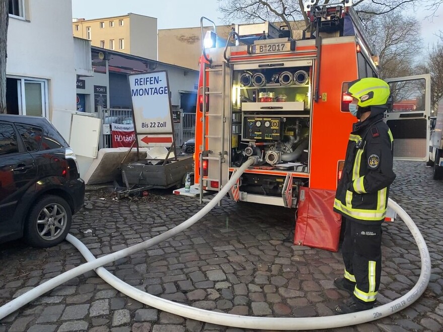 Erstes LHF vor der Einsatzstelle