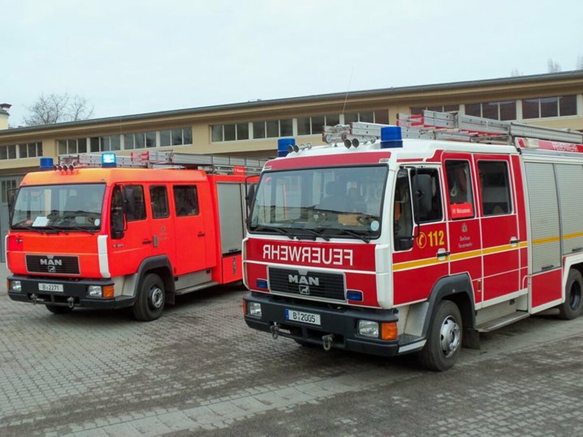 Zwei Löschfahrzeuge