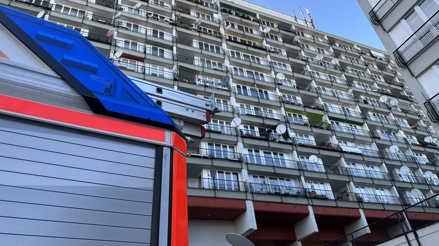 eLHF vor dem betroffenen Haus