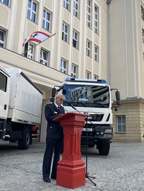 Reimund Roß spricht für die Berliner Feuerwehr