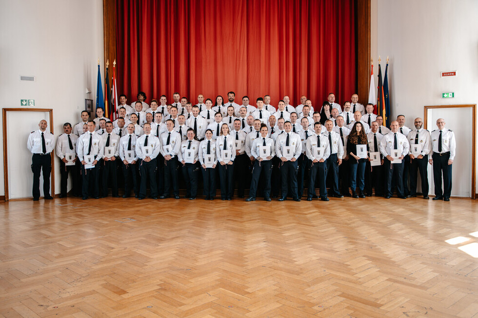 Mitarbeiterinnen und Mitarbeiter auf einem Gruppenfoto