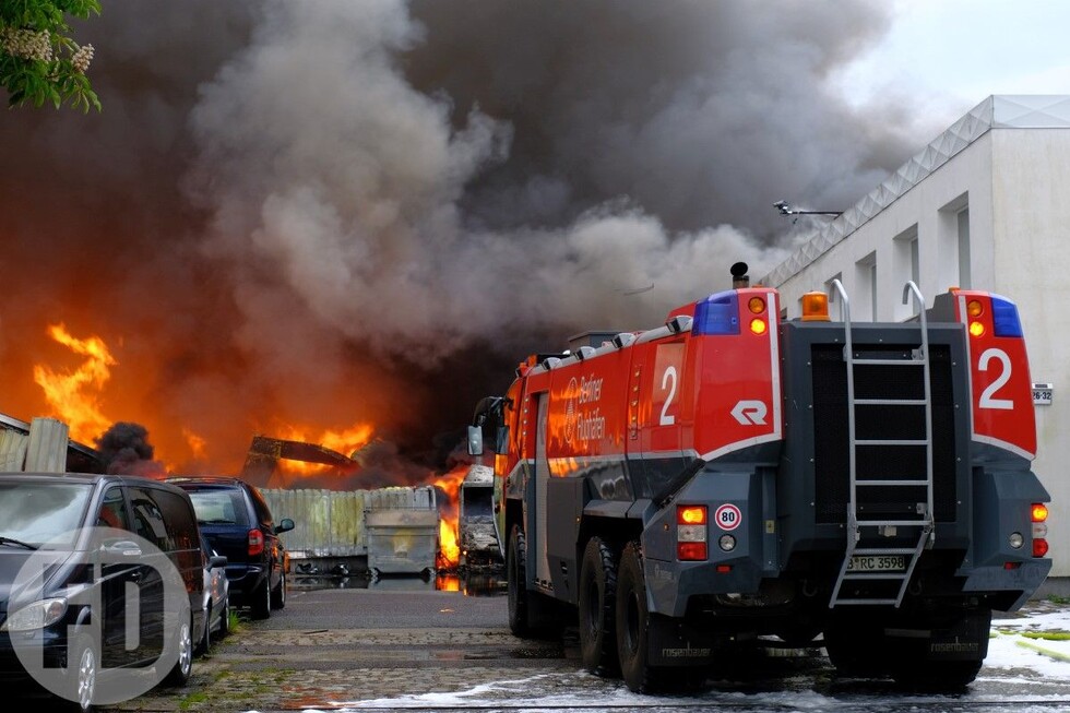 Großtanklöschfahrzeug der Flughafengesellschaft Berlin-Brandenburg