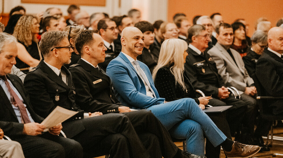 Verleihung des goldenen Feuerwehr- und Katastrophenschutz-Ehrenzeichens
