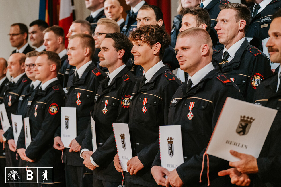 Ehrung mit dem Feuerwehr- und Katastrophenschutz-Ehrenzeichen der Stufe 1