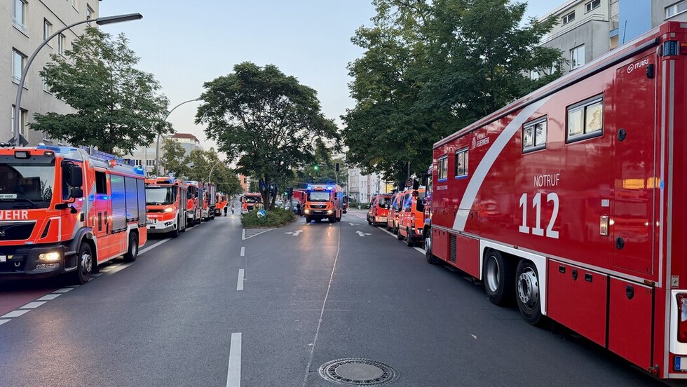 Einsatzfahrzeuge in Bereitstellung
