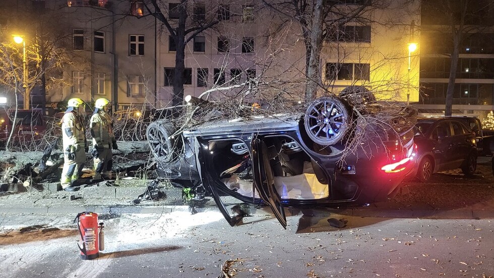 Pkw auf dem Dach
