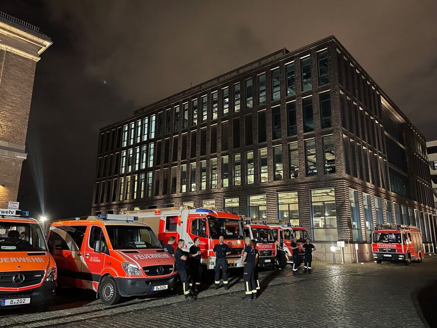 Fahrzeuge im Bereitstellungsraum