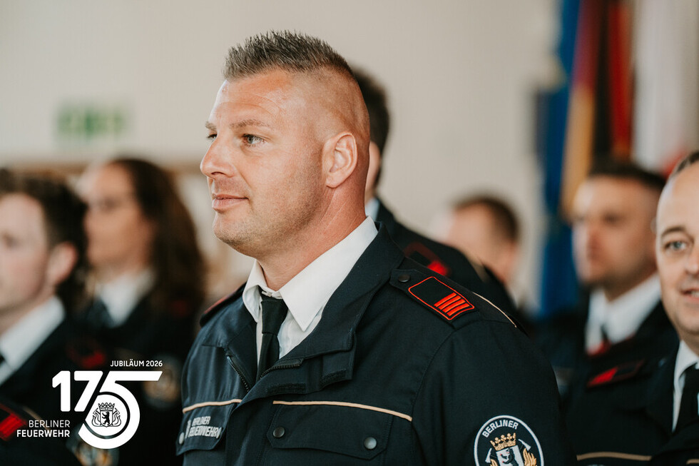 Feierliche Ernennung und Beförderung bei der Berliner Feuerwehr