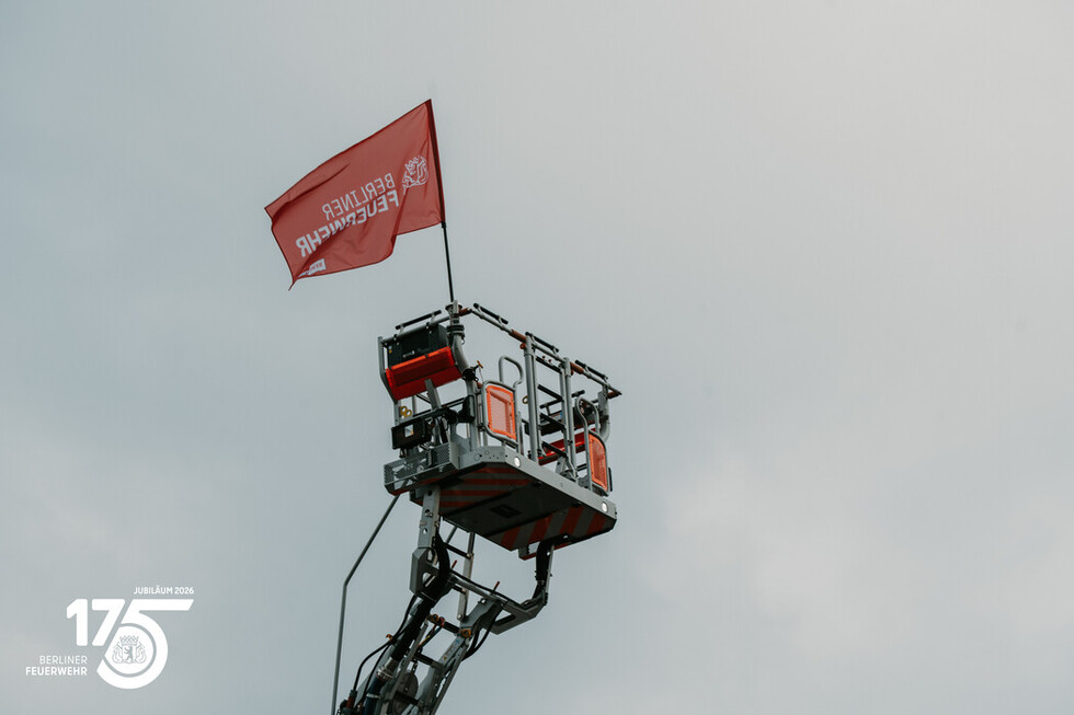 Ein besonderer Anziehungspunkt auf der FLORIAN 2026: die Drehleiter der Berliner Feuerwehr.