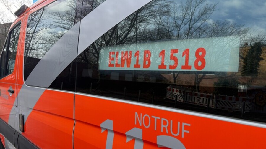 Einsatzleitwagen an der Einsatzstelle 