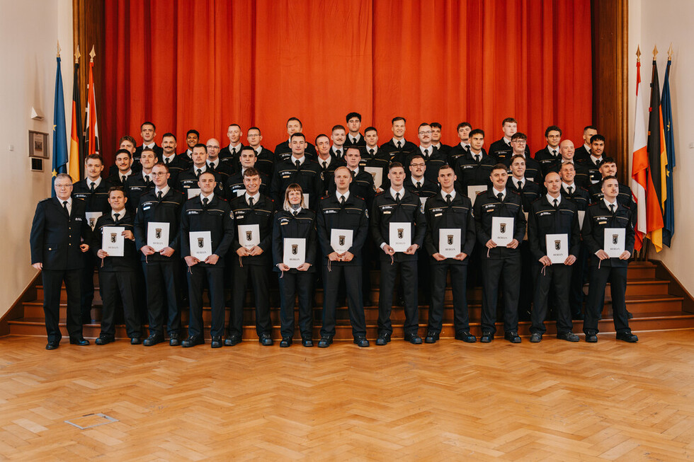 Gruppenfoto der Ernennungs- und Beförderungsveranstaltung im Oktober