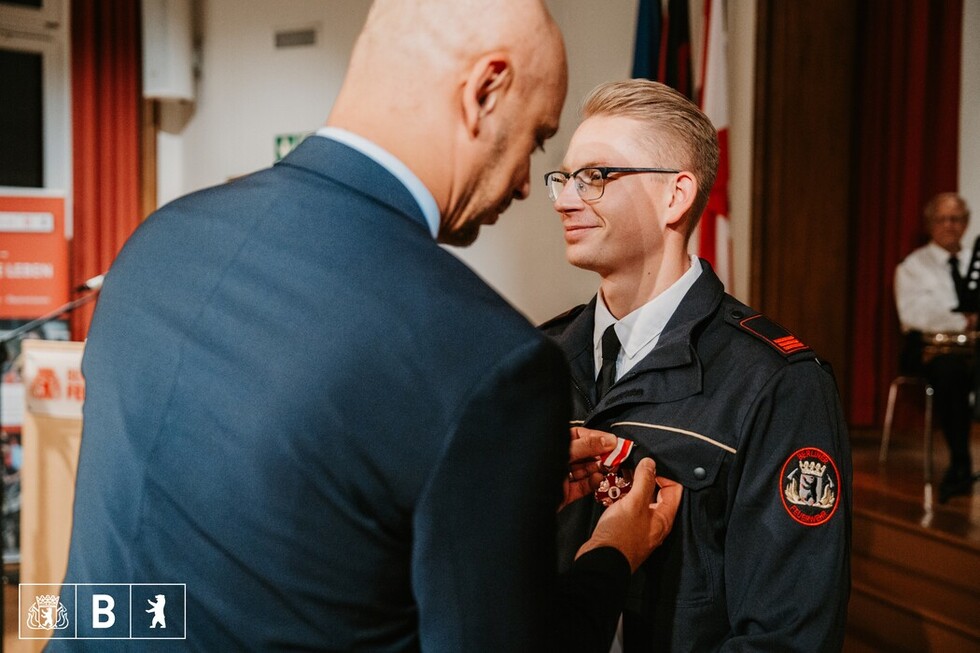 Ehrung mit dem Feuerwehr- und Katastrophenschutz-Ehrenzeichen der Stufe 1
