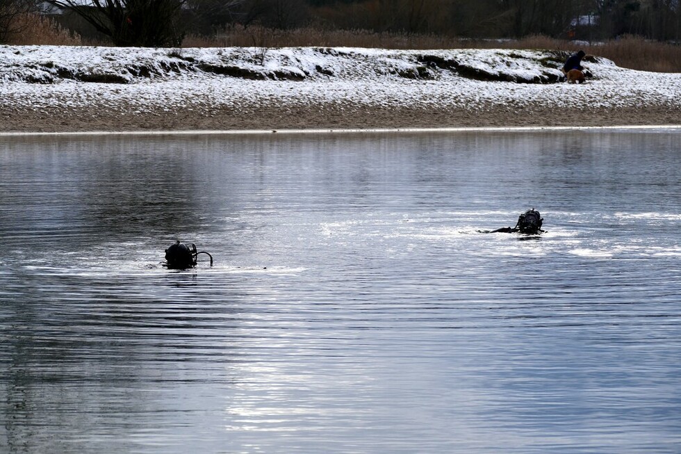 Taucher im See