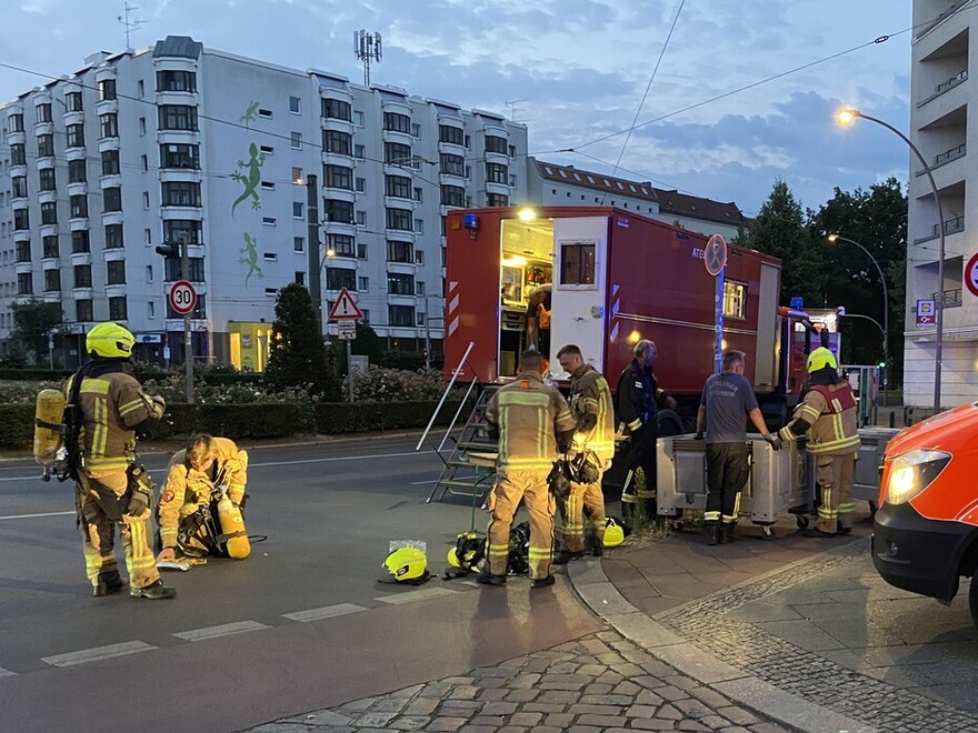 Tausch der Atemschutzgeräte am AB Atemschutz