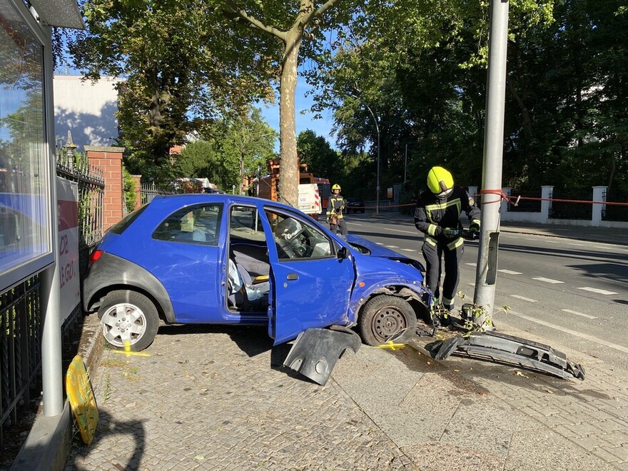 Abtrennen der Laterne mittels Spezialsäge