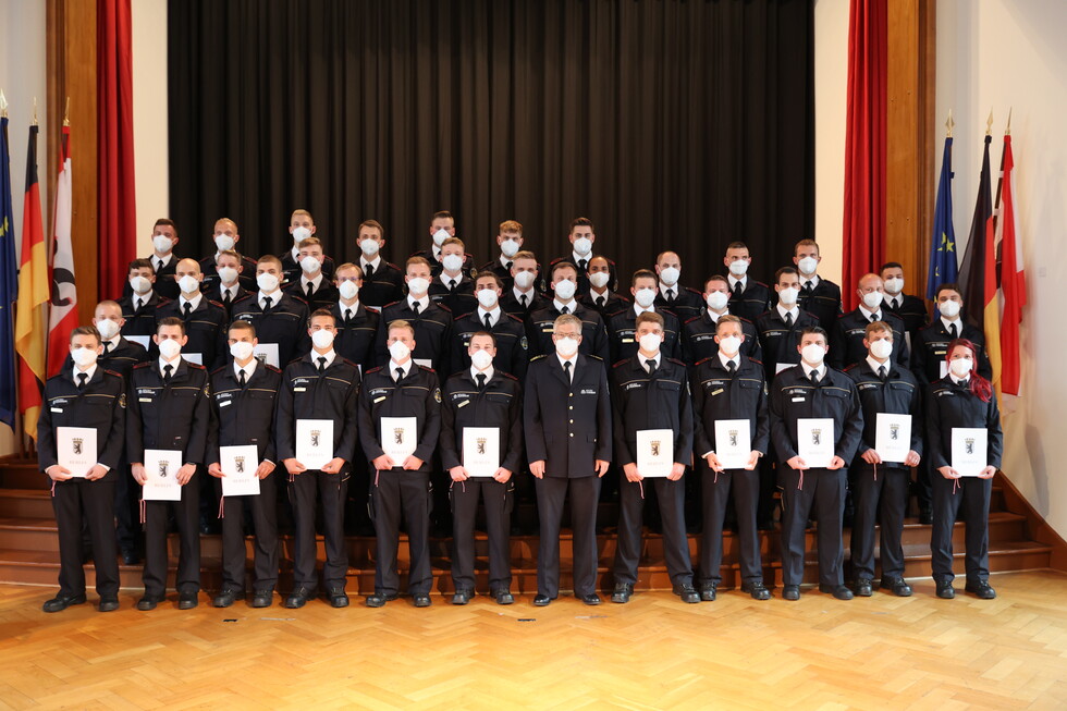 Gruppenbild Brandmeisterin und Brandmeister nach Ausbildung 112 Direkt und 112 Classic