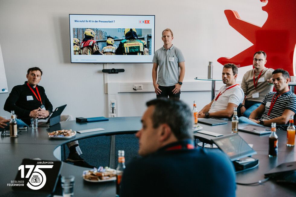 Die Teilnehmenden tauschen sich im Rahmen eines Workshops aus.