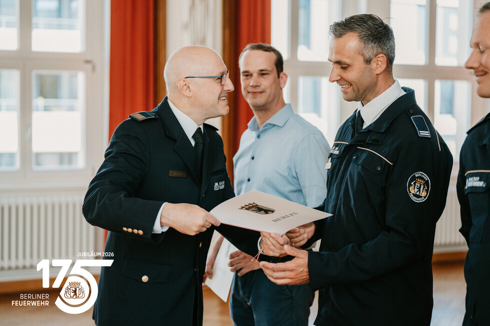 Feierliche Ernennung und Beförderung bei der Berliner Feuerwehr