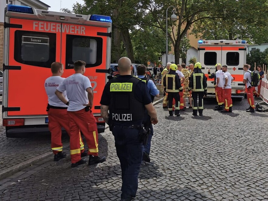 Einsatzkräfte an Land im Bereich der Medizinischen Rettung