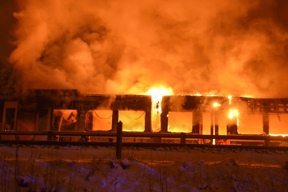 Zug im Vollbrand