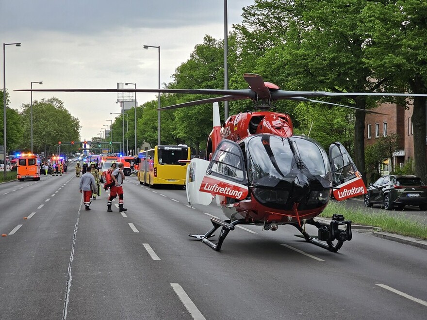 Rettungshubschrauber am Einsatzort