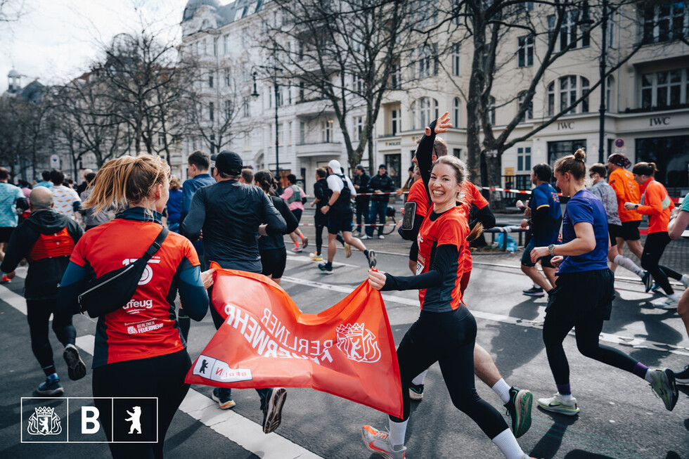 Berliner Halbmarathon – Die Berliner Feuerwehr mittendrin
