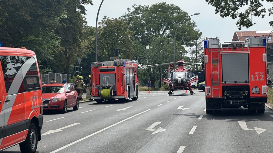 Einsatzfahrzeuge an der Einsatzstelle