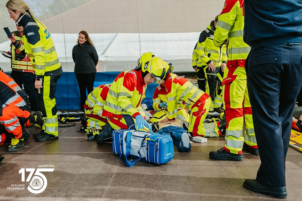 Volle Konzentration im Wettkampf: Nachwuchskräfte der Berliner Feuerwehr stellen sich bei den Fire & Rescue Games realitätsnahen Einsatzszenarien