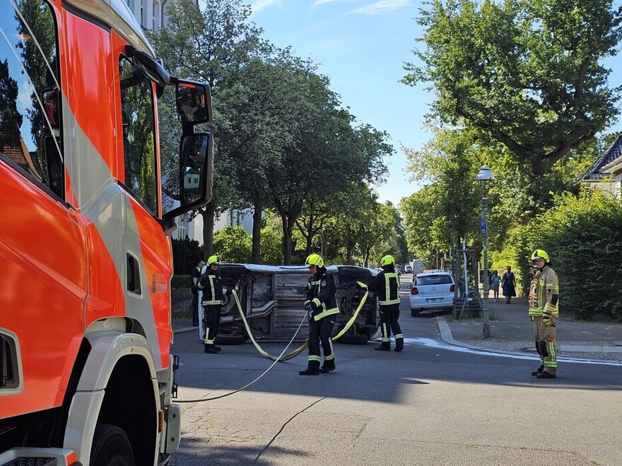 Fahrzeug wird mittels Winde aufgerichtet