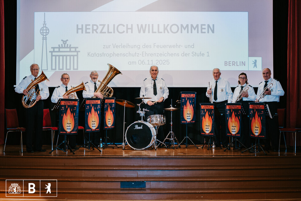 Ehrung mit dem Feuerwehr- und Katastrophenschutz-Ehrenzeichen der Stufe 1