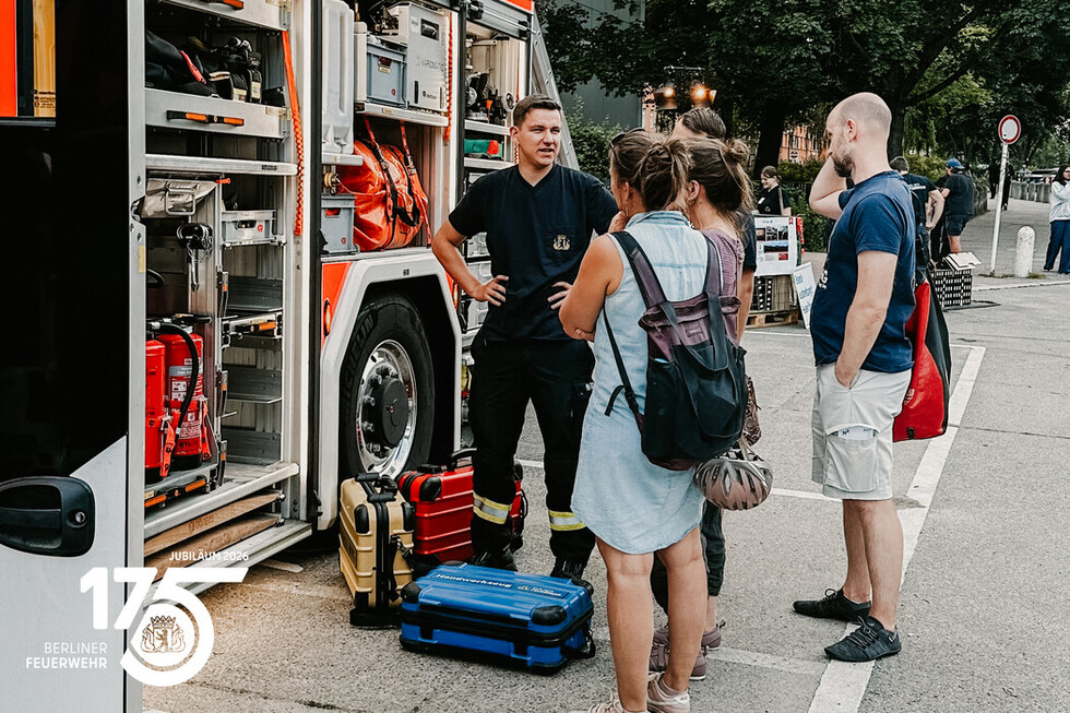 Berliner Feuerwehr bei der Langen Nacht der Wissenschaften 2026