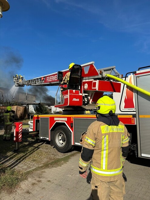 Drehleiter bei der Brandbekämpfung