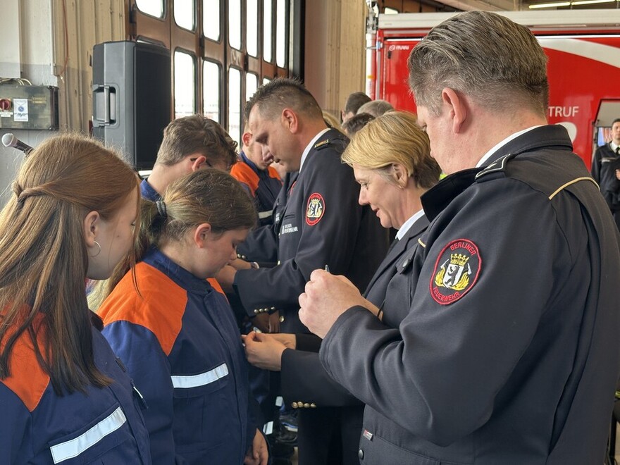 Aufnahme in die Jugendfeuerwehr und Verleihung der Jugendflamme