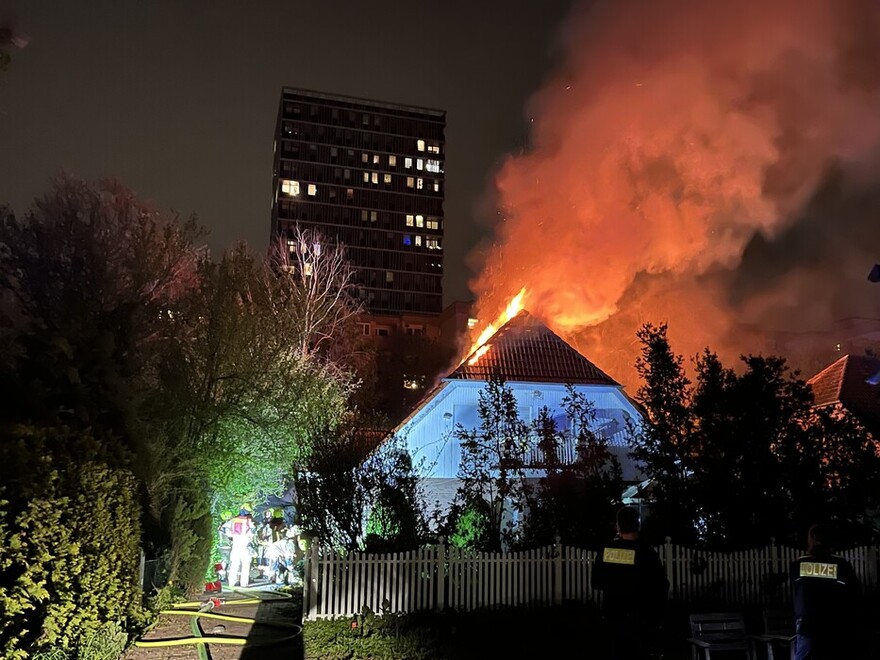 Sichtbarer Vollbrand des Dachstuhls