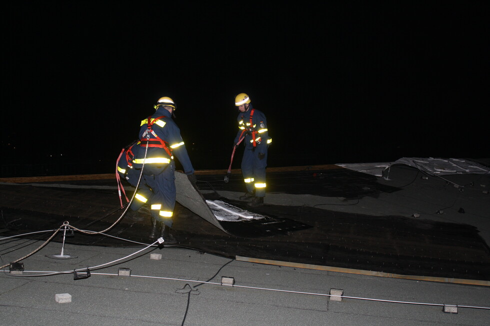Sicherungsarbeiten auf dem Dach