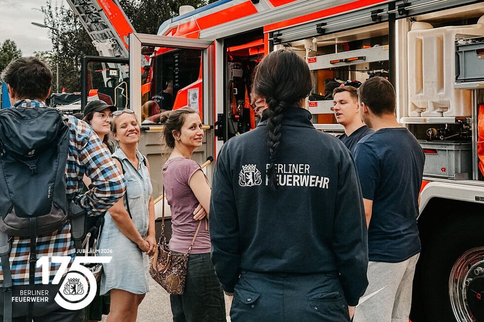 Berliner Feuerwehr bei der Langen Nacht der Wissenschaften 2026