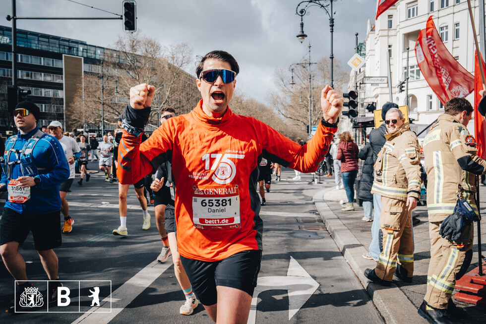Berliner Halbmarathon – Die Berliner Feuerwehr mittendrin