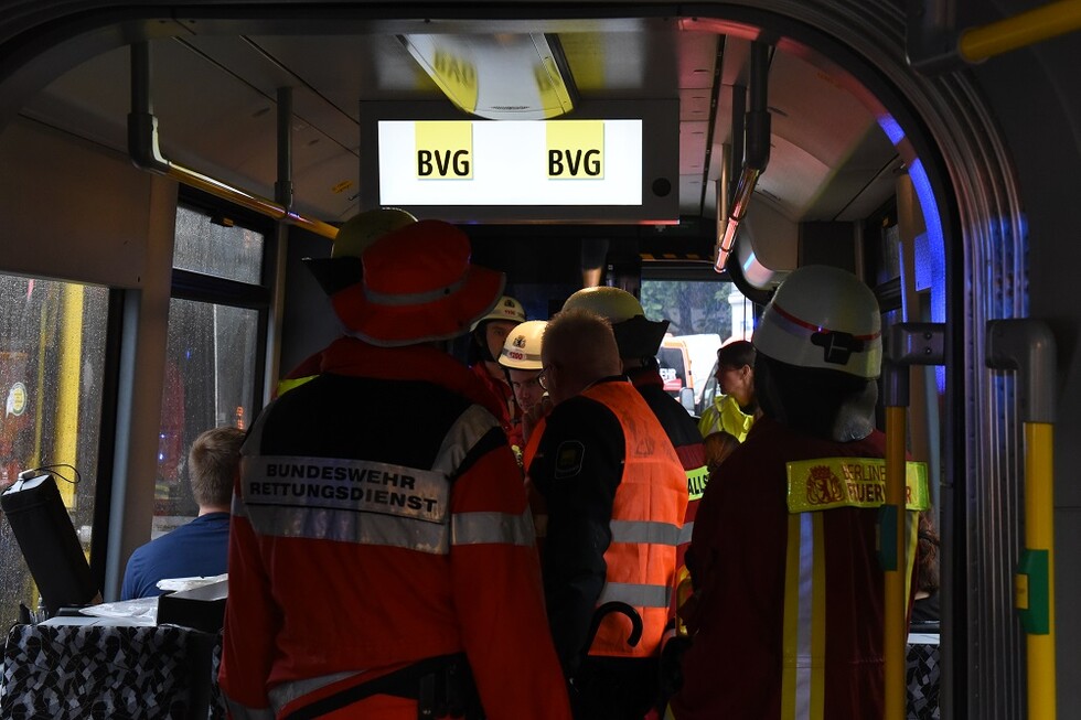 Sichtung der Personen in der Straßenbahn