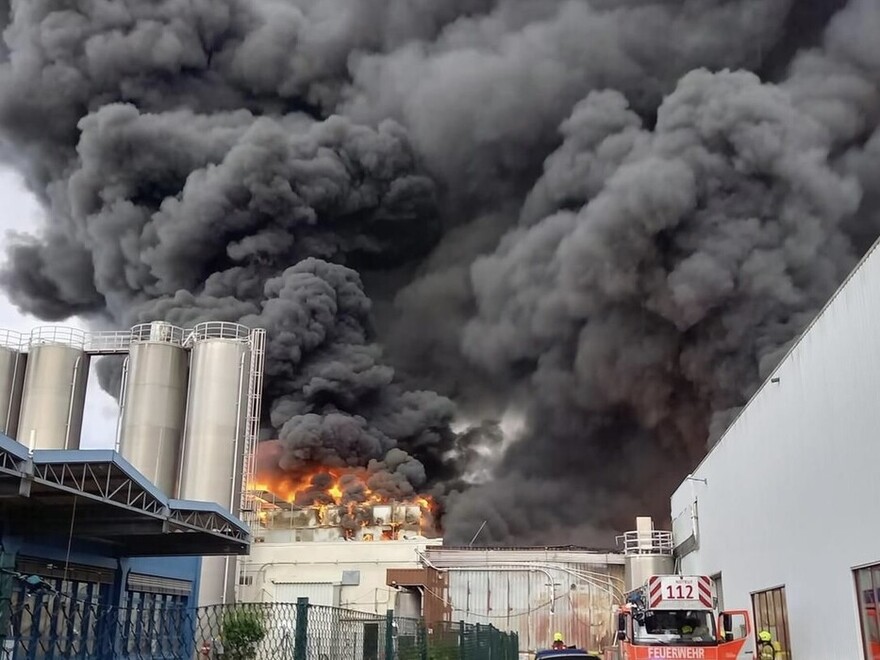 Vollbrand einer Lagerhalle