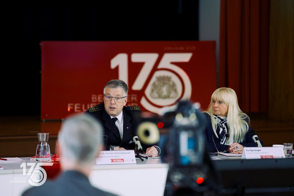 Innensenatorin Frau Spranger und LBD Prof. Dr. Homrighausen