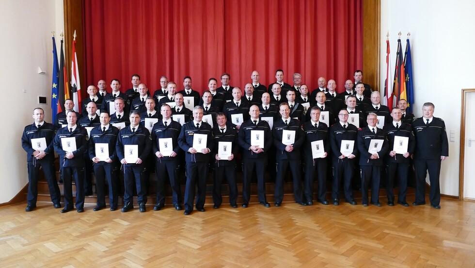 Gruppenbild der Beförderten von OBM zu HBM, HBM zu HBMZ und BA zu BAR