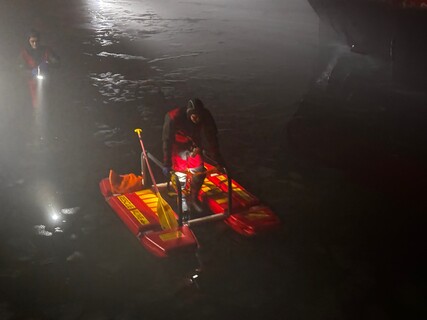Eisrettungsschlitten im Einsatz